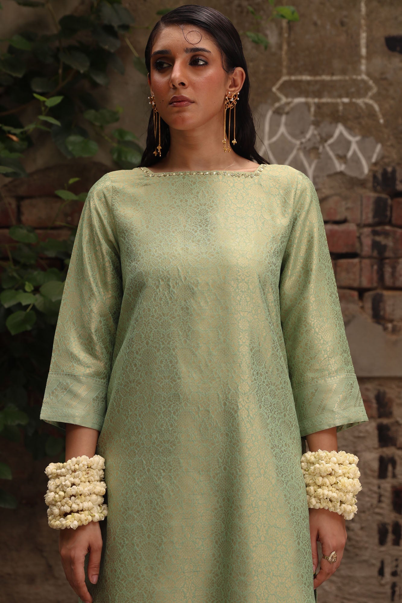 Golden Weave Farshi Set