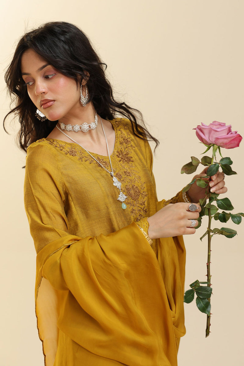 Zar Gul Embroidered Ensemble