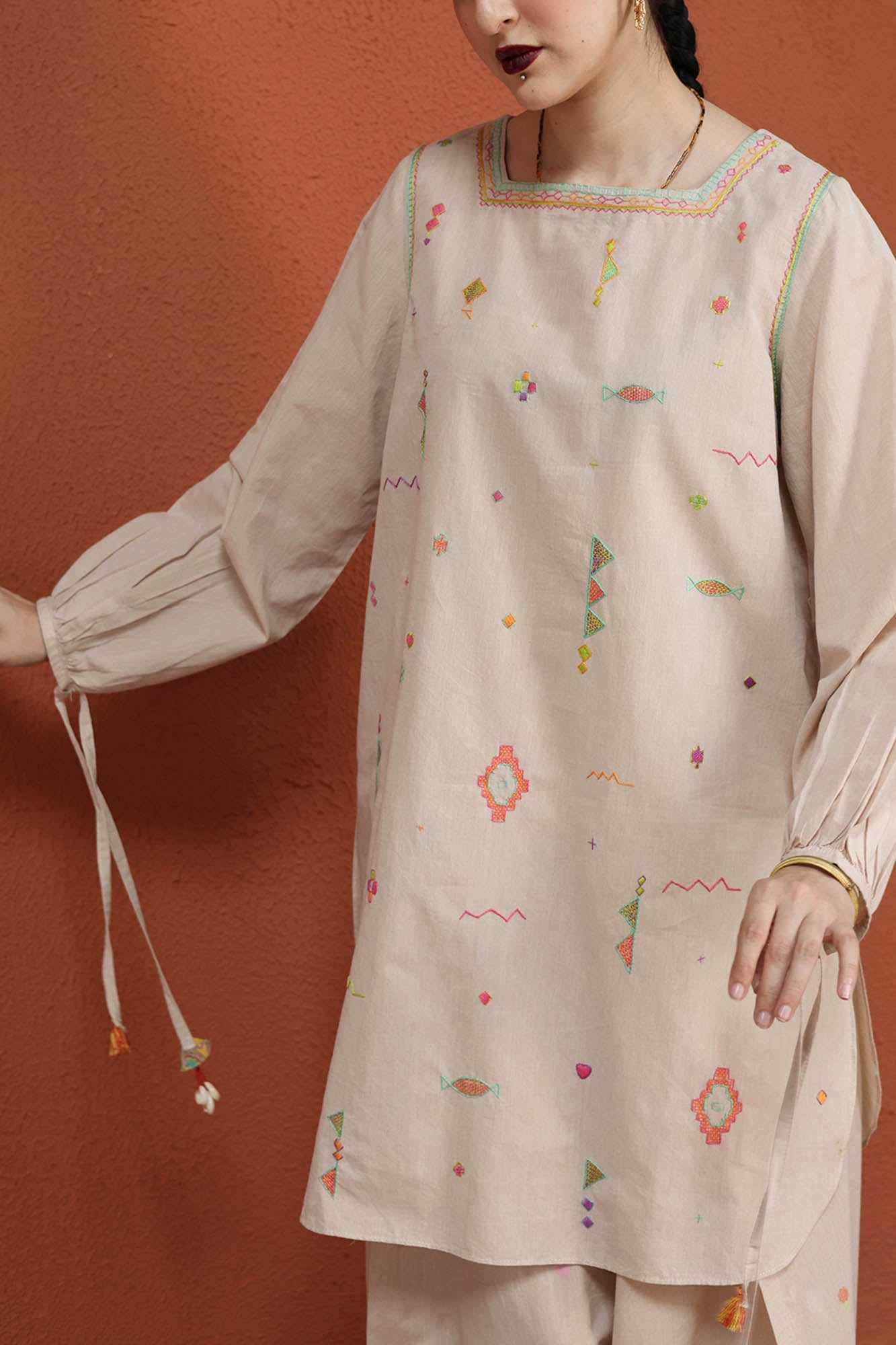 Hand-Embroidered Farshi Set