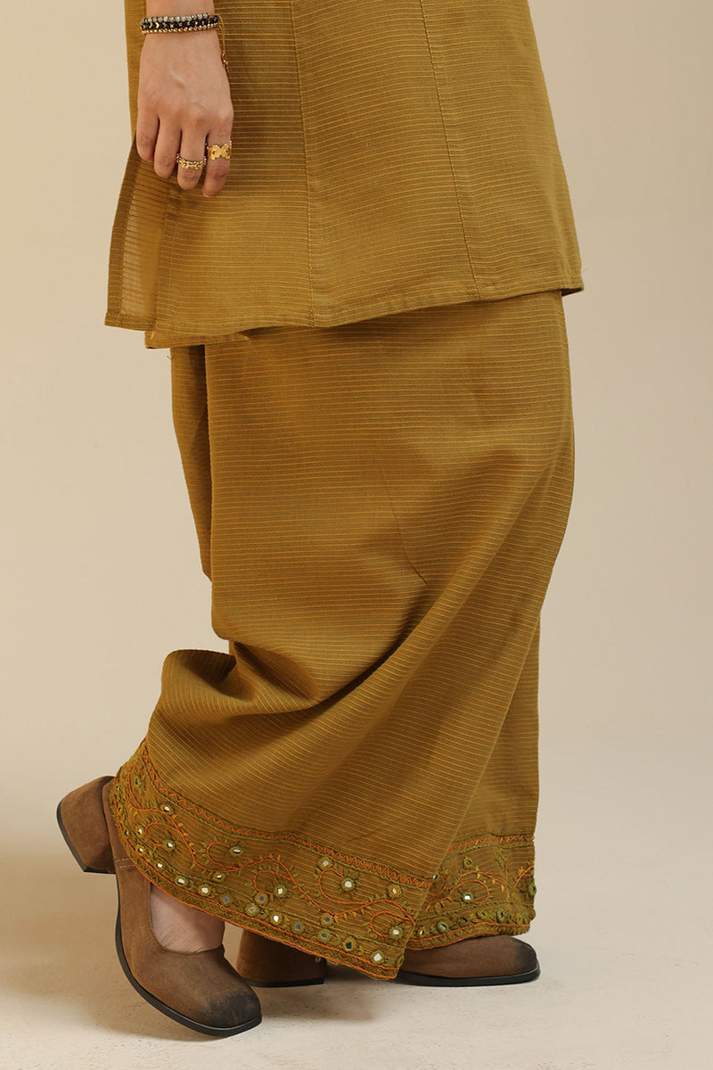 Hand Embroidered Farshi Set