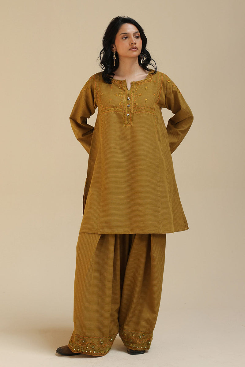 Hand Embroidered Farshi Set