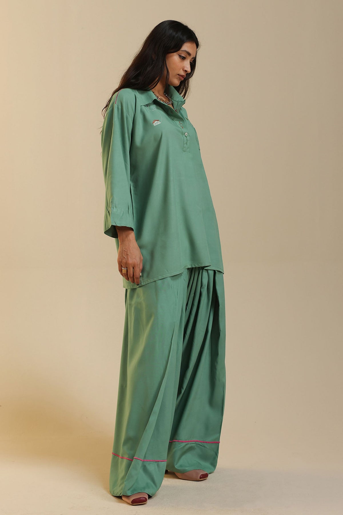 Homebody Embroidered Set