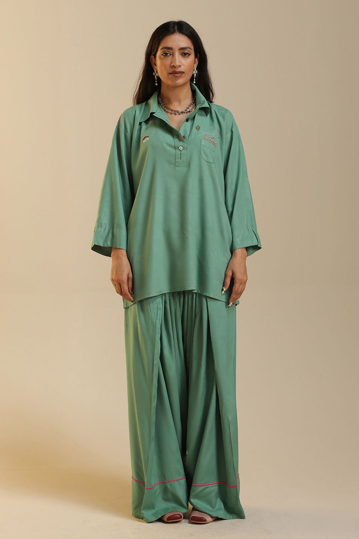 Homebody Embroidered Set