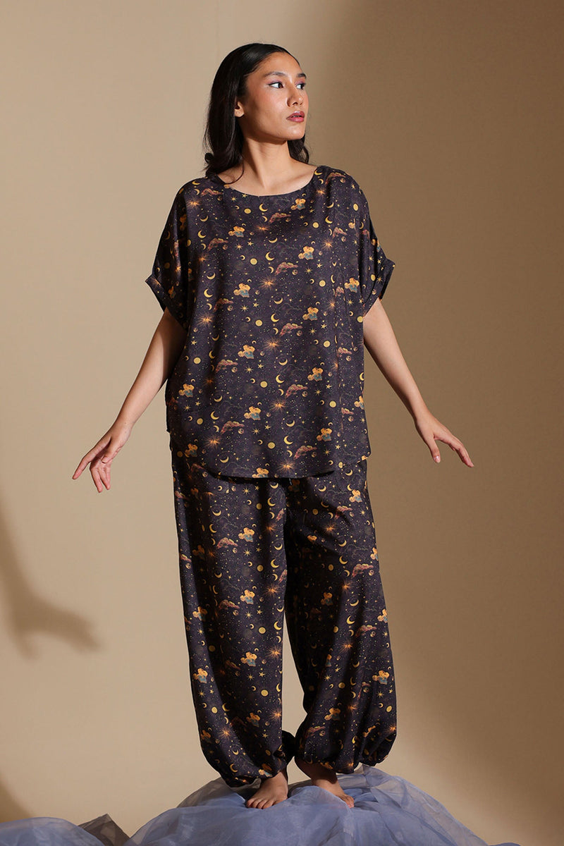 Dreamscape Co-Ord Set With Eye Mask & Scrunchie