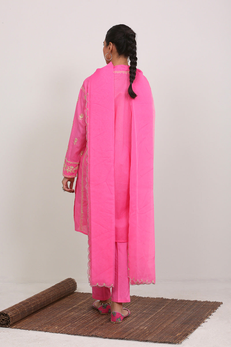 Mehtaab Suit – Generation International